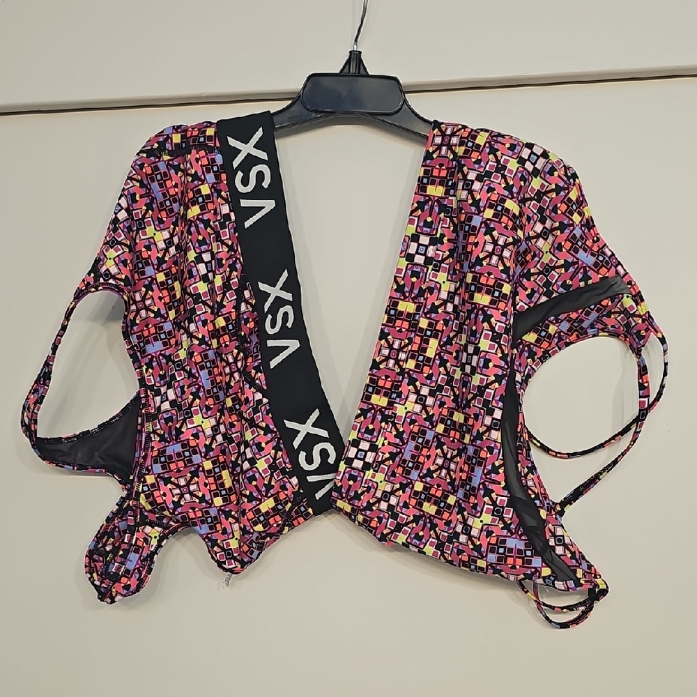 VSX Women's Colorful Geometric Blouse